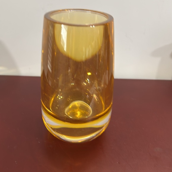 Small Teacup Vase, Desk,Dining, or Table Glass Vase Indoor Home Decoration Vase - Picture 2 of 6